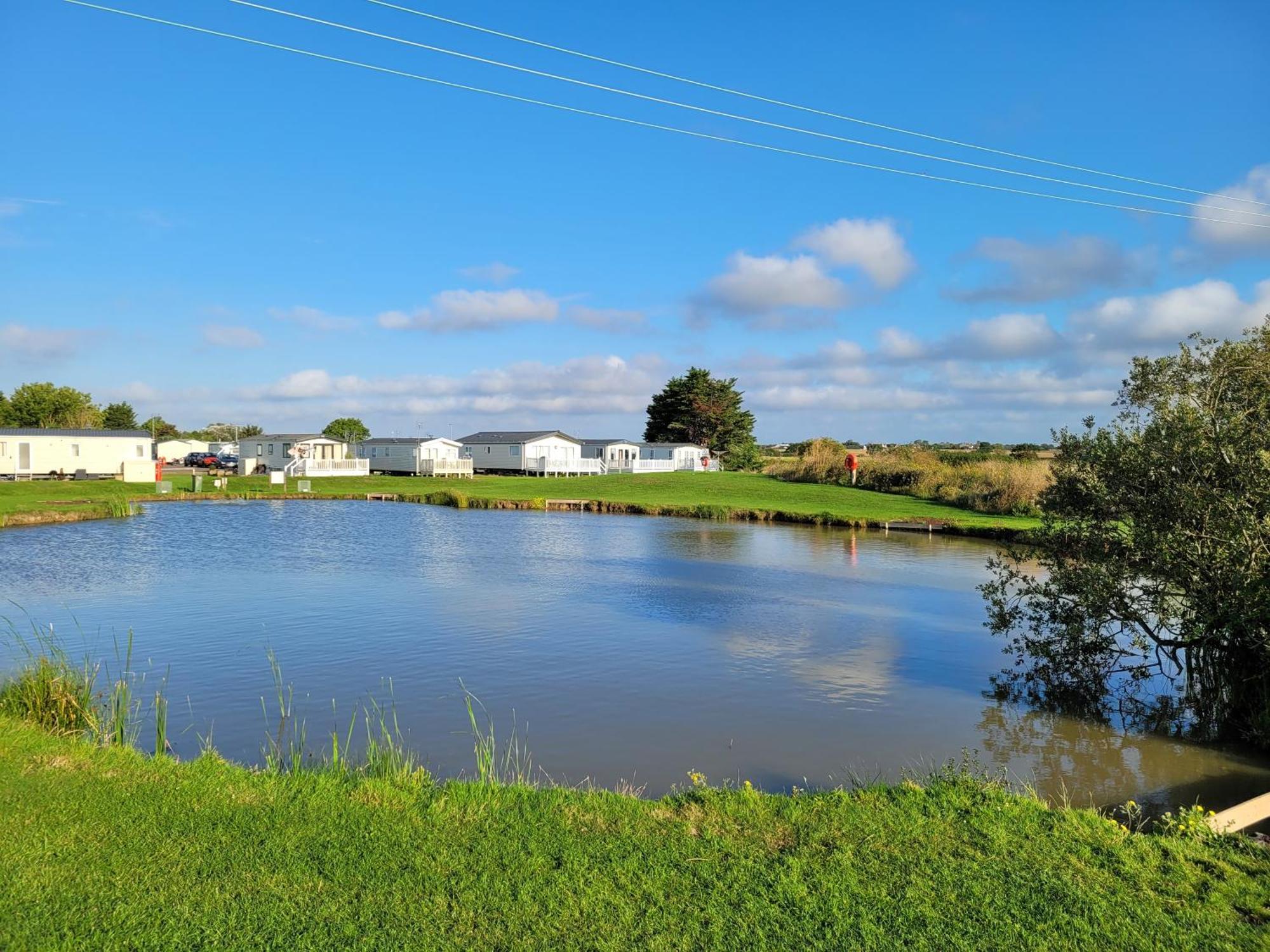 Remarkable 5-Bed Cabin In Clacton-On-Sea Villa ภายนอก รูปภาพ